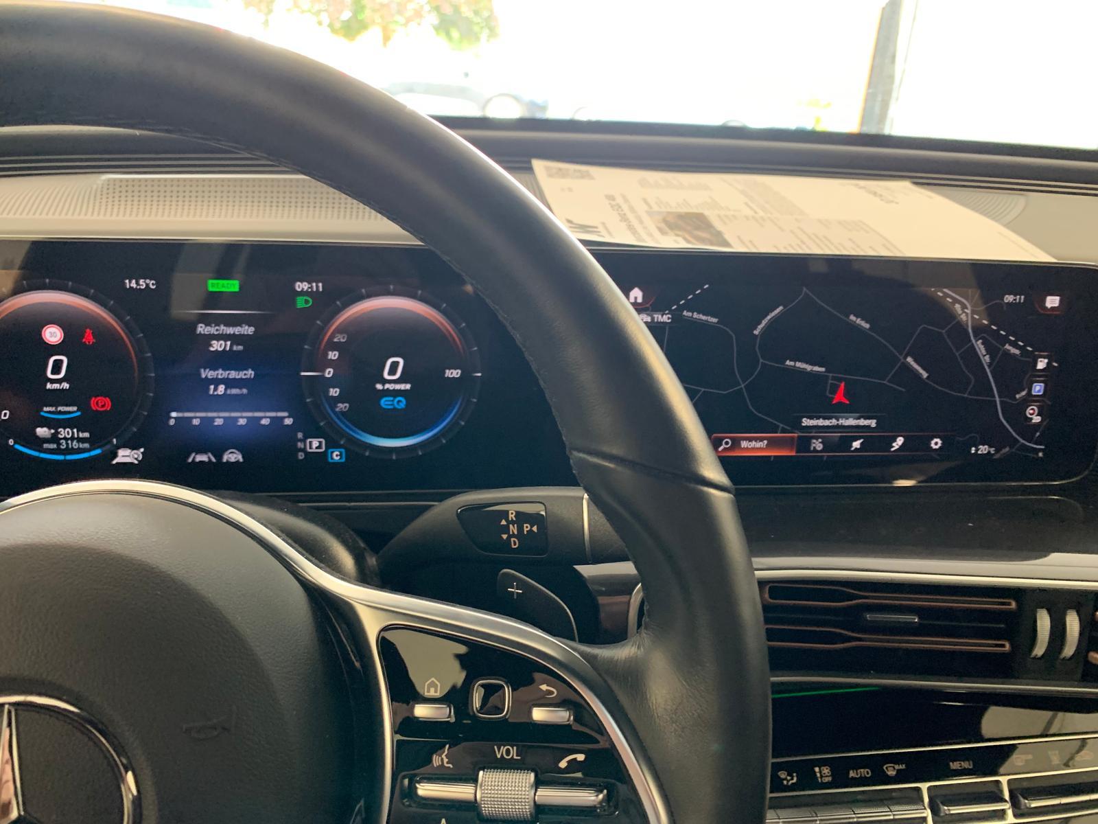 Mercedes-Benz EQC 400 4M 2x AMG Line HeadUp 360Kam Distronic+
