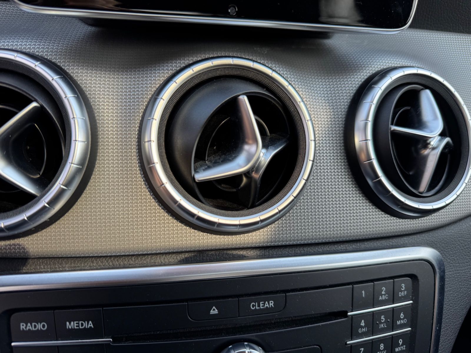 Mercedes-Benz CLA 180 Urban mit erst 43382 km !!! foto 20