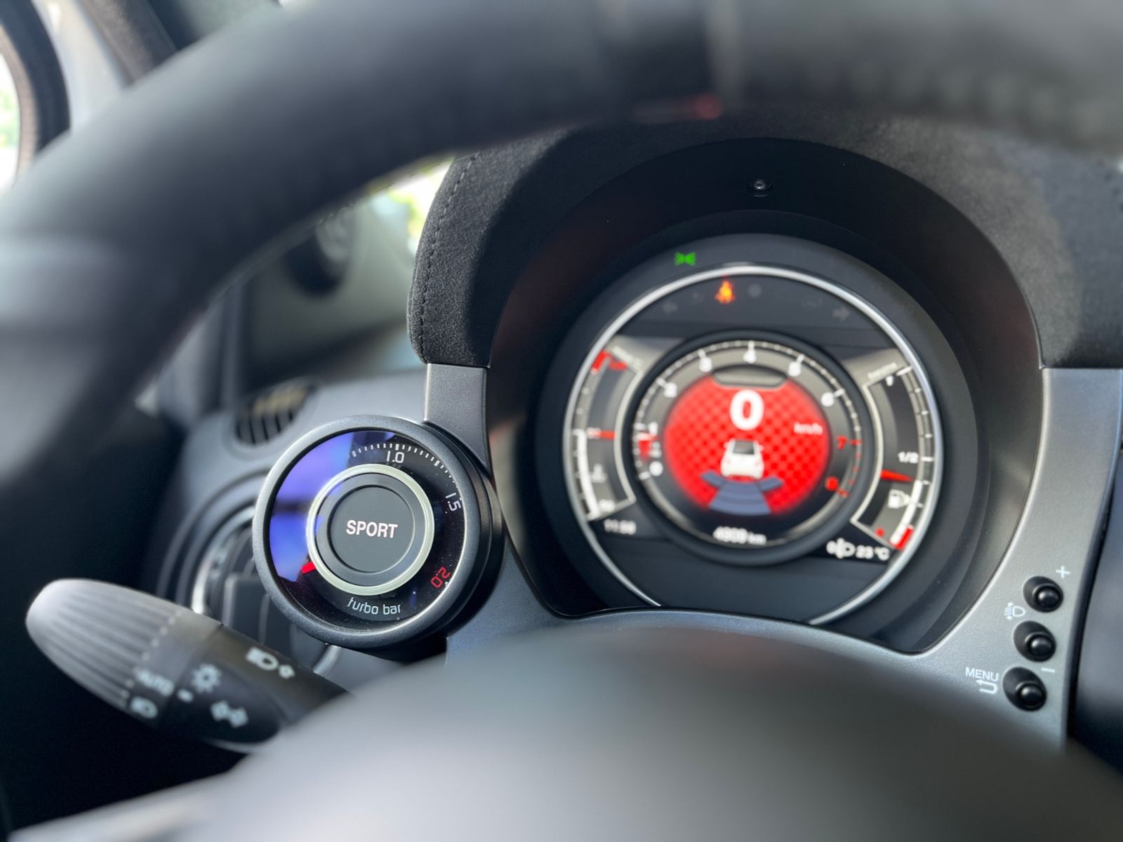 Fahrzeugabbildung Abarth 695C Turismo  LEDER NAV DAB PDC
