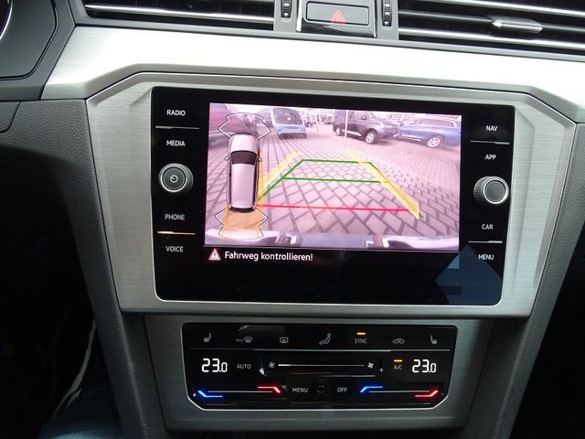 Passat Variant 1.5 TSI Conceptline - LED / Navi