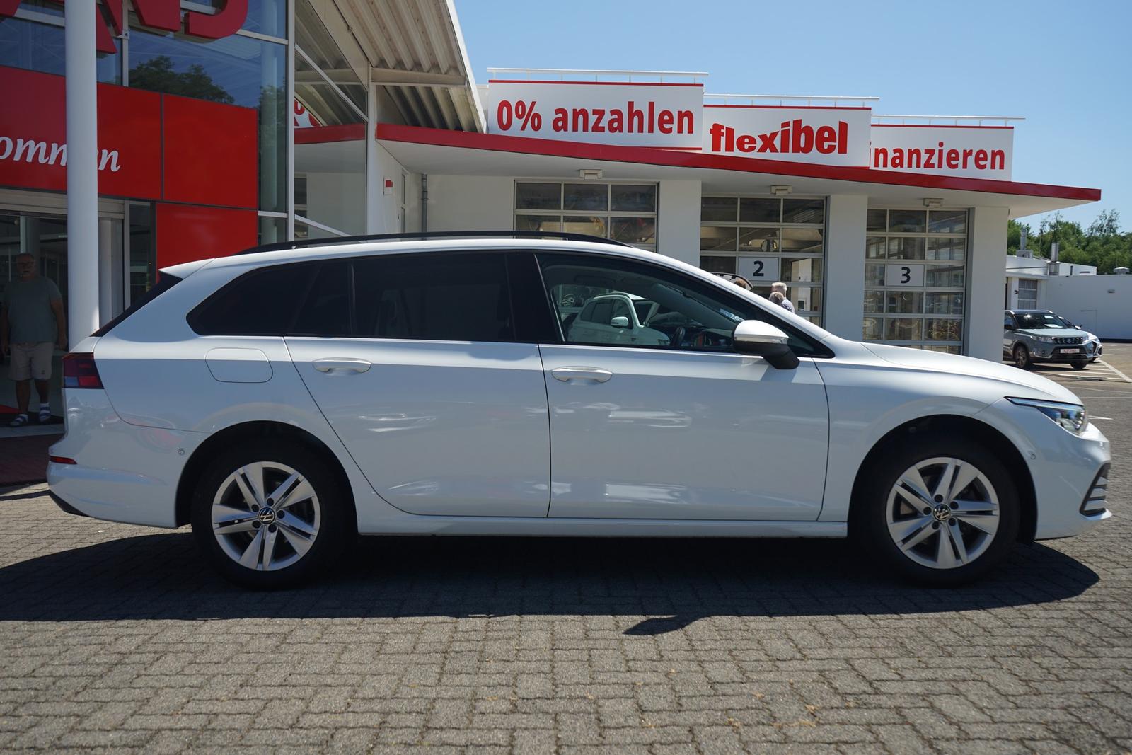 Volkswagen Golf VIII Variant 1.5 LED Navi Standheizung ACC, миниатюра 3