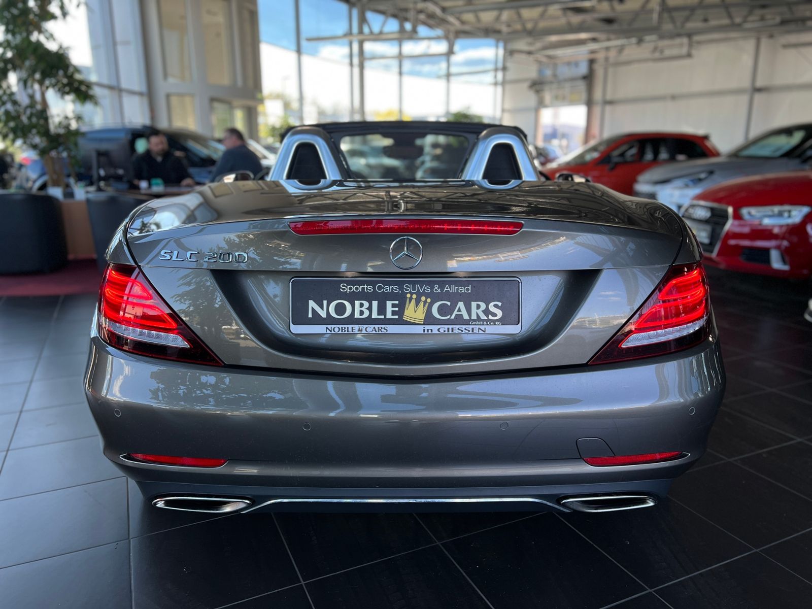 Fahrzeugabbildung Mercedes-Benz SLC 200 LED LEDER NAV SHZ PDC 18"