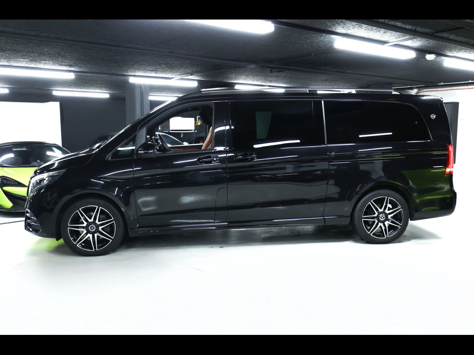 Mercedes-Benz V 300 d 4MATIC EXTRALANG AMG-LINE°MH VIP DESIGN imagem 2