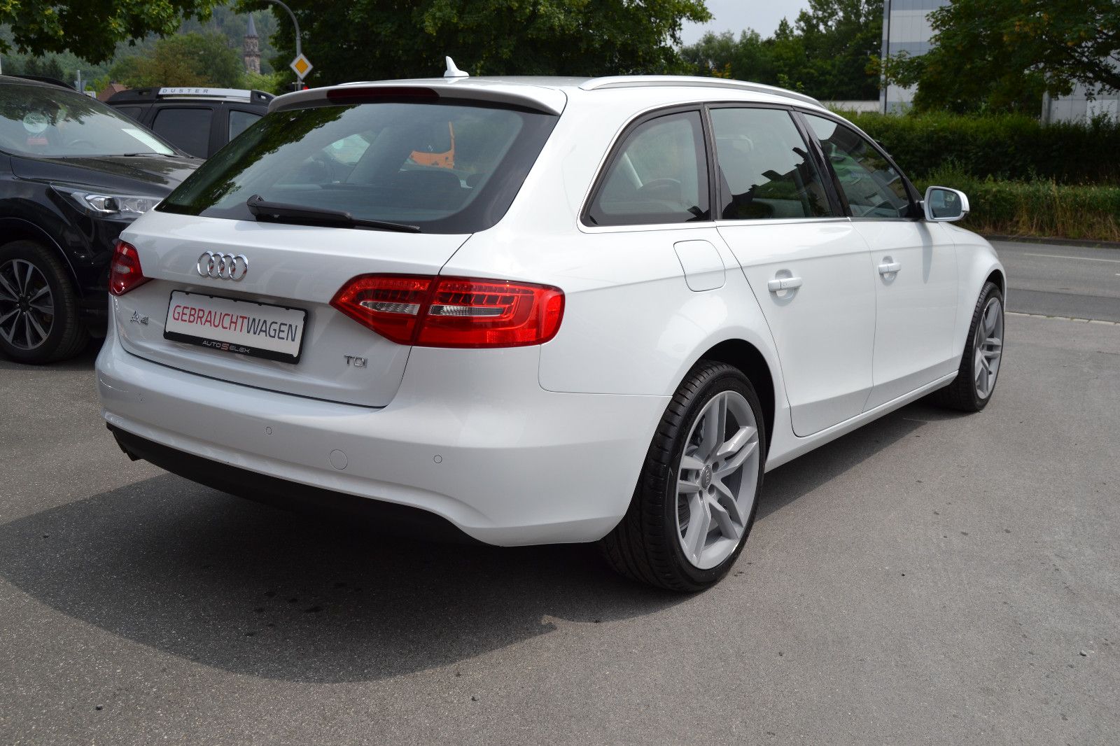 Fahrzeugabbildung Audi A4 Avant Ambiente/Navigation/Tempomat/PDC/