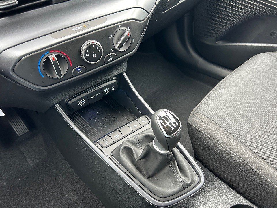 Fahrzeugabbildung Hyundai i20 MY25 1.0T TREND TZ NAV+KAMERA+PDC+QI+CARPLAY