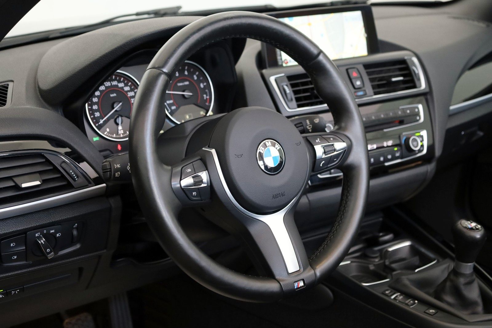 Fahrzeugabbildung BMW 220 i Cabrio M Sport,Navi Prof.,Kamera,Xenon