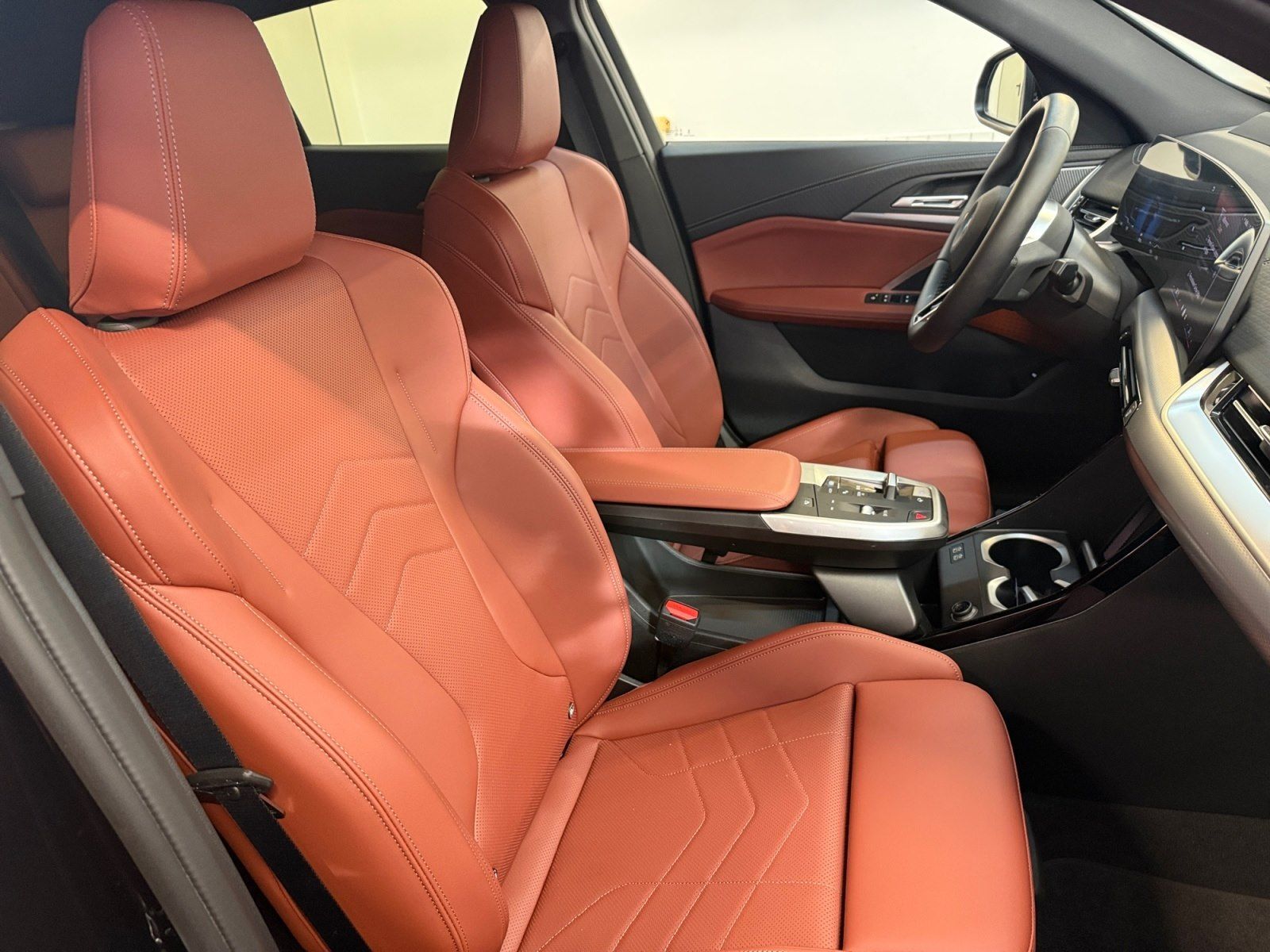BMW iX2 - Bild 12