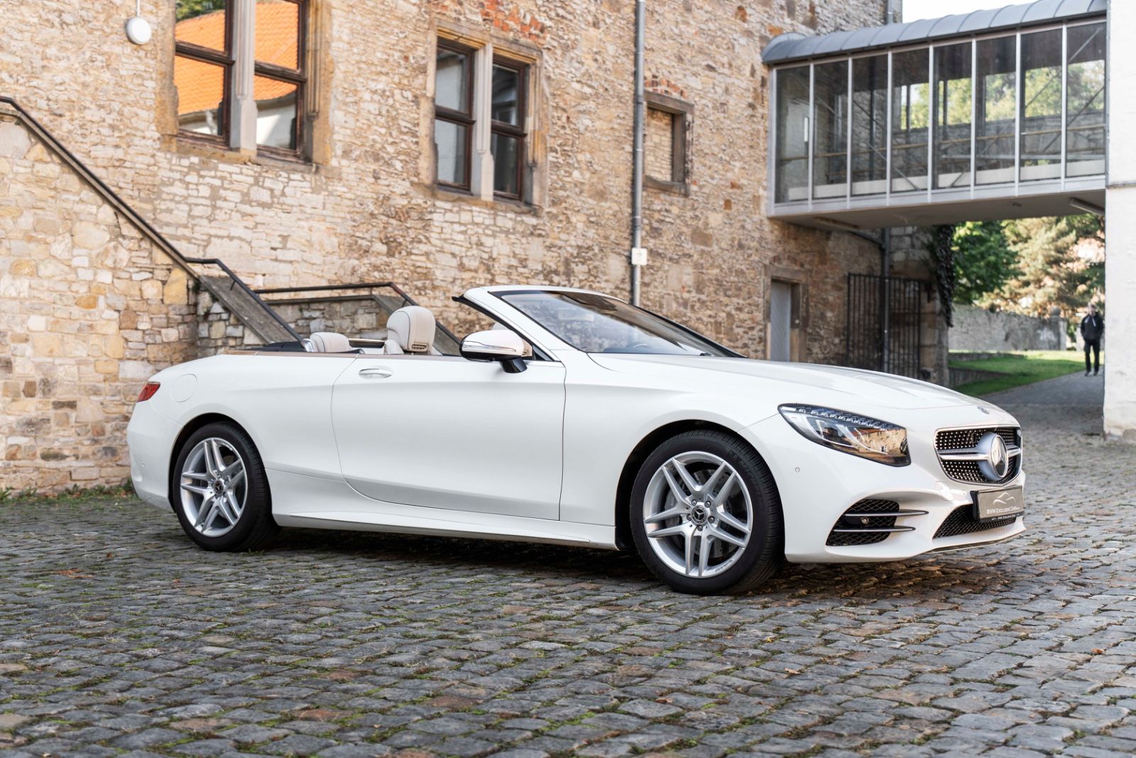 Fahrzeugabbildung Mercedes-Benz S 560 Cabriolet BURMESTER HUD 360° ACC LUFT TOTW