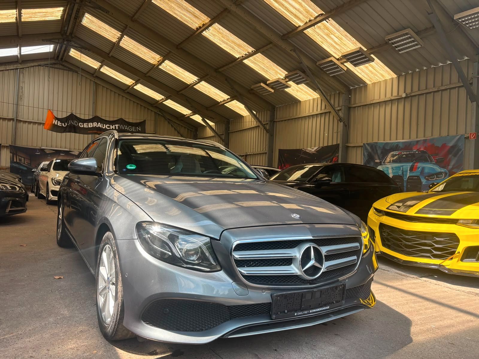 MERCEDES-BENZ E 220