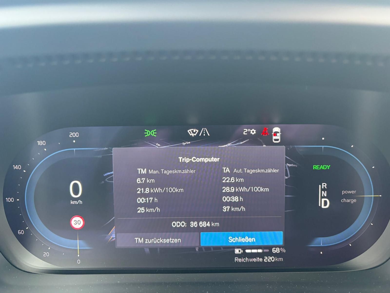 Fahrzeugabbildung Volvo XC40 Core Recharge Pure Electric 2WD