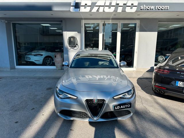 Alfa Romeo Giulia 2.2 Turbodiesel 180 CV AT8 Bus