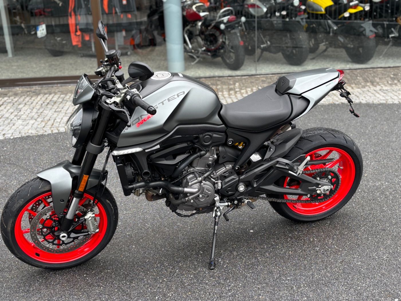 Fahrzeugabbildung Ducati Monster 950+