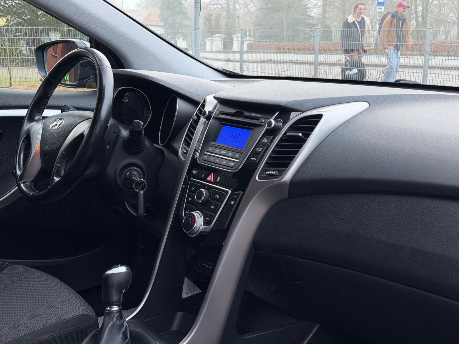 Hyundai i30 2013 — photo 11