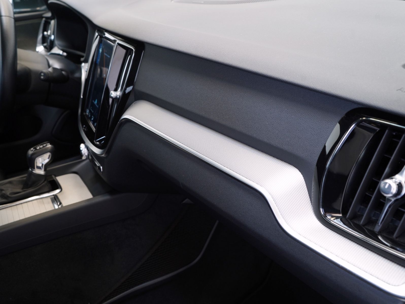 Fahrzeugabbildung Volvo V60 D4 AWD Inscription DAB/KAMERA/INTELLISAFE