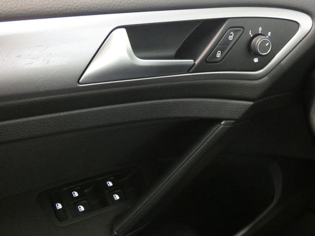 Golf 1.0 TSI SHZ KLIMAAUTOM. TEL TEMPOMAT 18ZOLL
