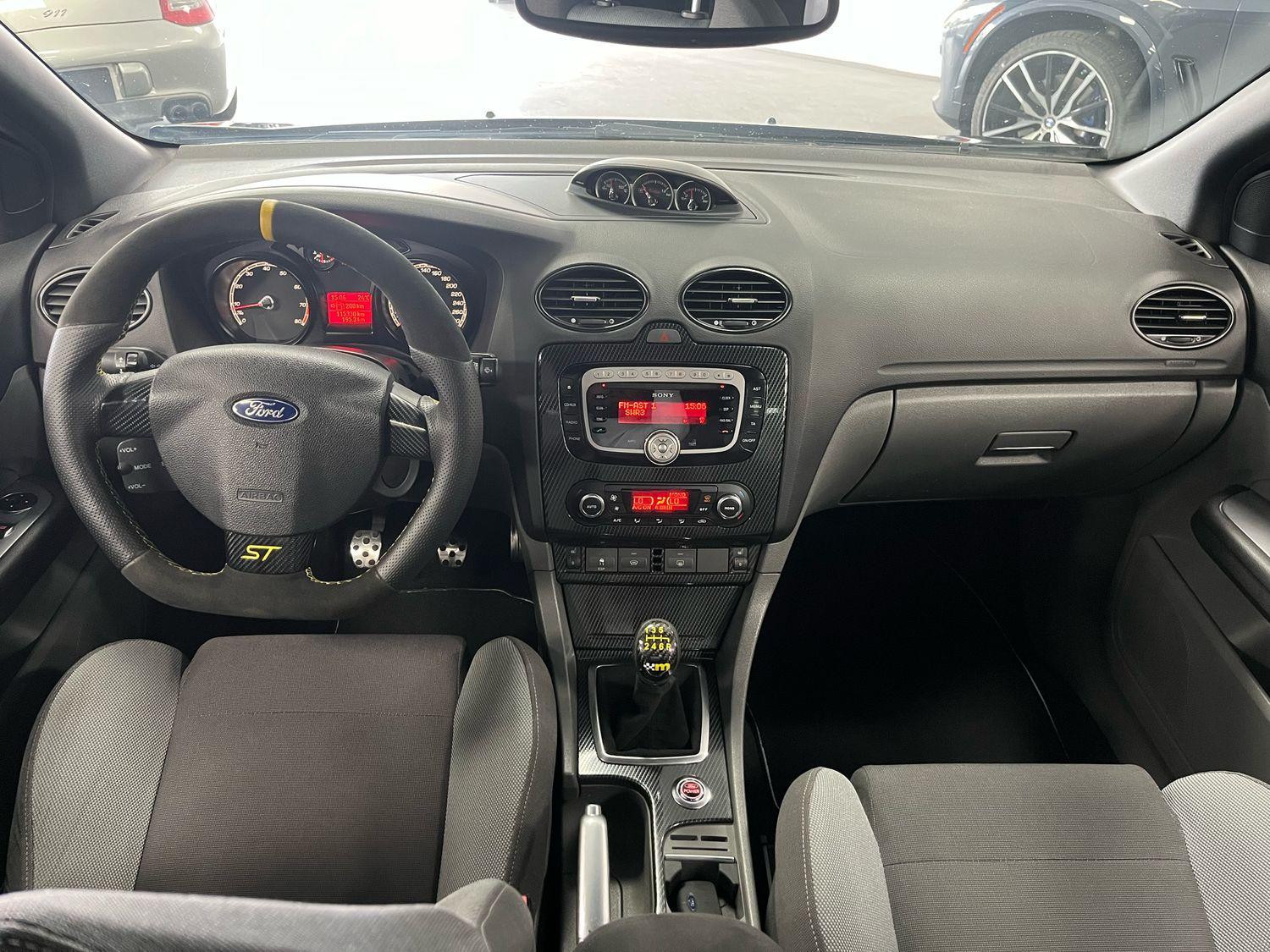 FORD FOCUS ST 2.5L - 226 CV -  RECARO - BVM - PACK SPORT - CARNET D'ENTRETIEN