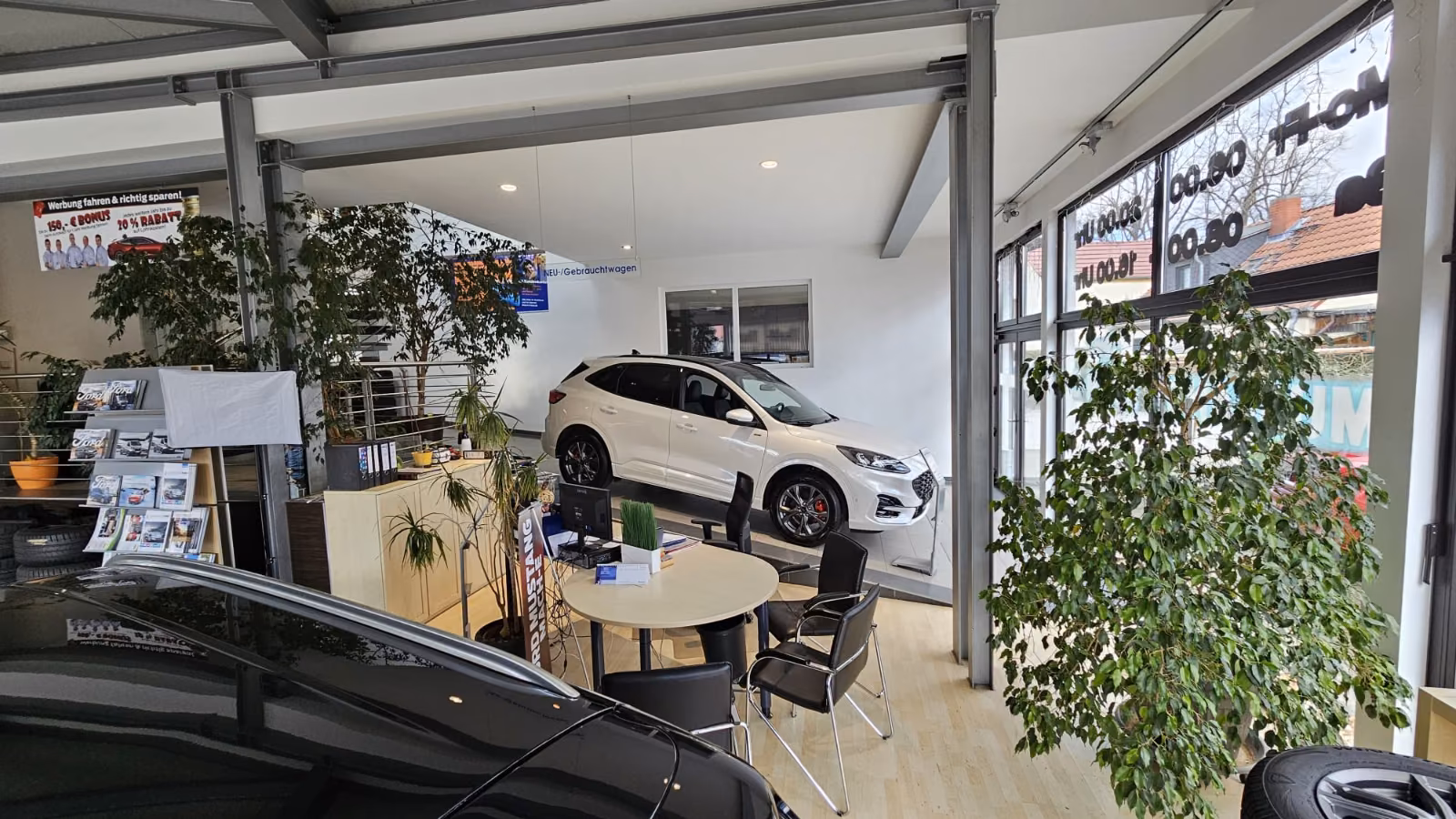 showroom-image-top