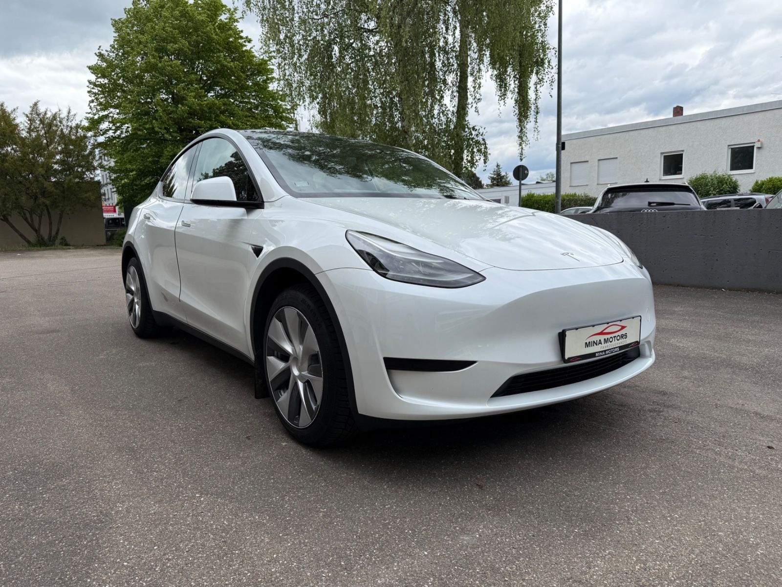 Tesla Model Y Basis RWD AHK Mwst. Garantie Finanz.4,69 foto 25