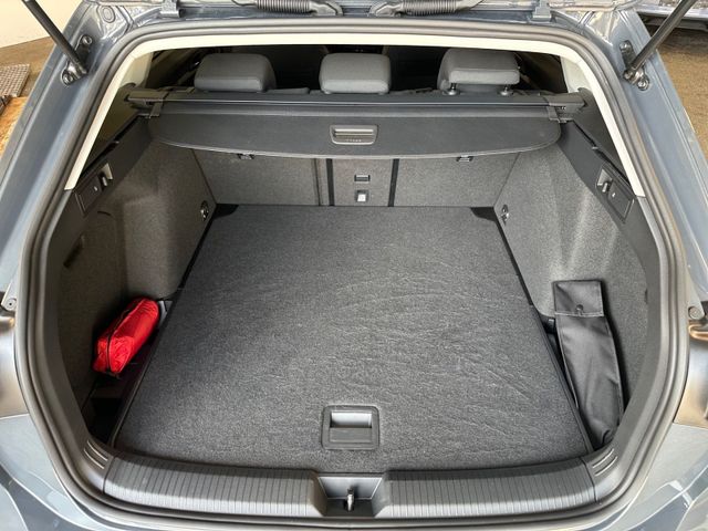 Golf Variant VIII 2.0 TDI MOVE IQ.LIGHT+KAM+NAVI