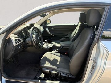 BMW 218 - 6