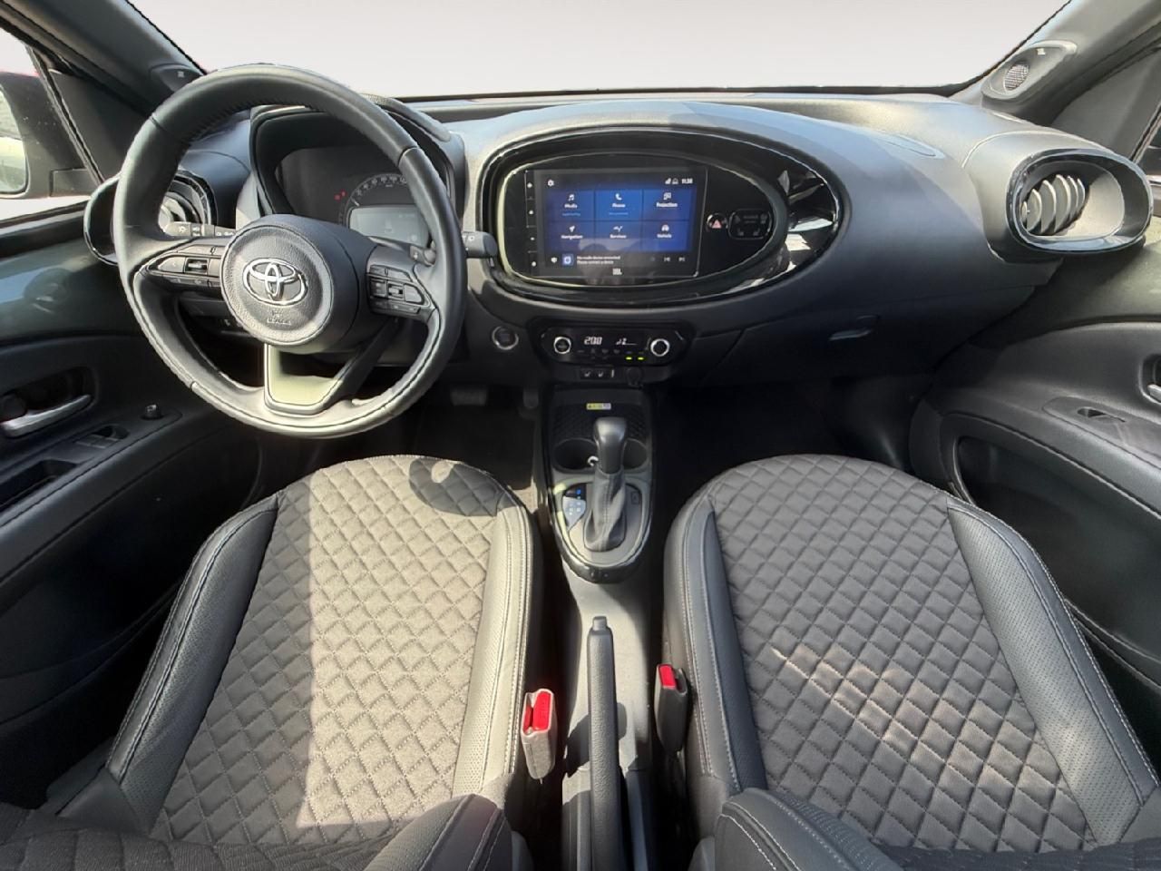 Fahrzeugabbildung Toyota Aygo X Explore