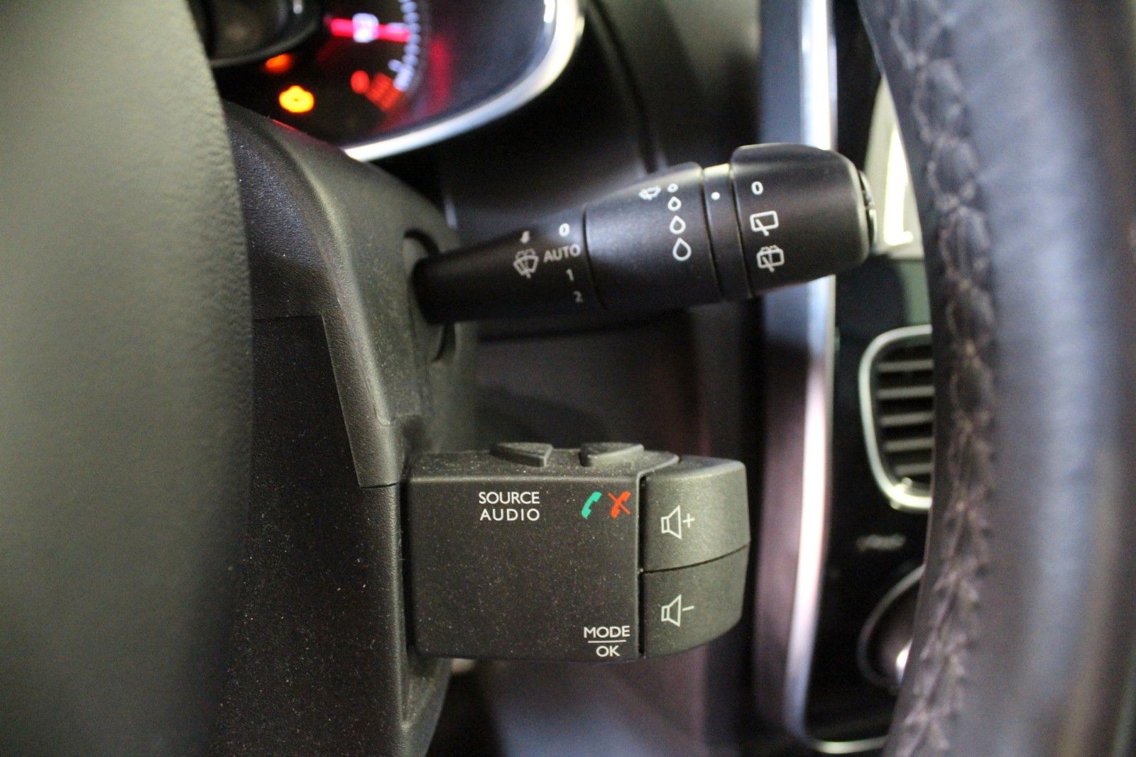 Fahrzeugabbildung Renault Clio TCe 90 IBose Edition *Navi*Klima*PDC*