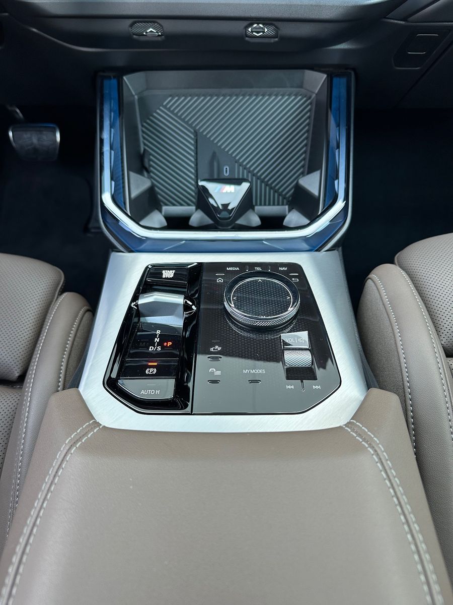 Fahrzeugabbildung BMW X3 40d xDrive M-Sport NAV+LED+PANO+AHK+STHZG