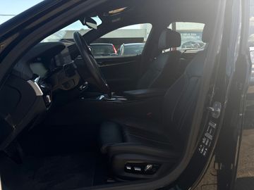 BMW 530d xDrive Luxury Line Ferngesteuertes Parken
