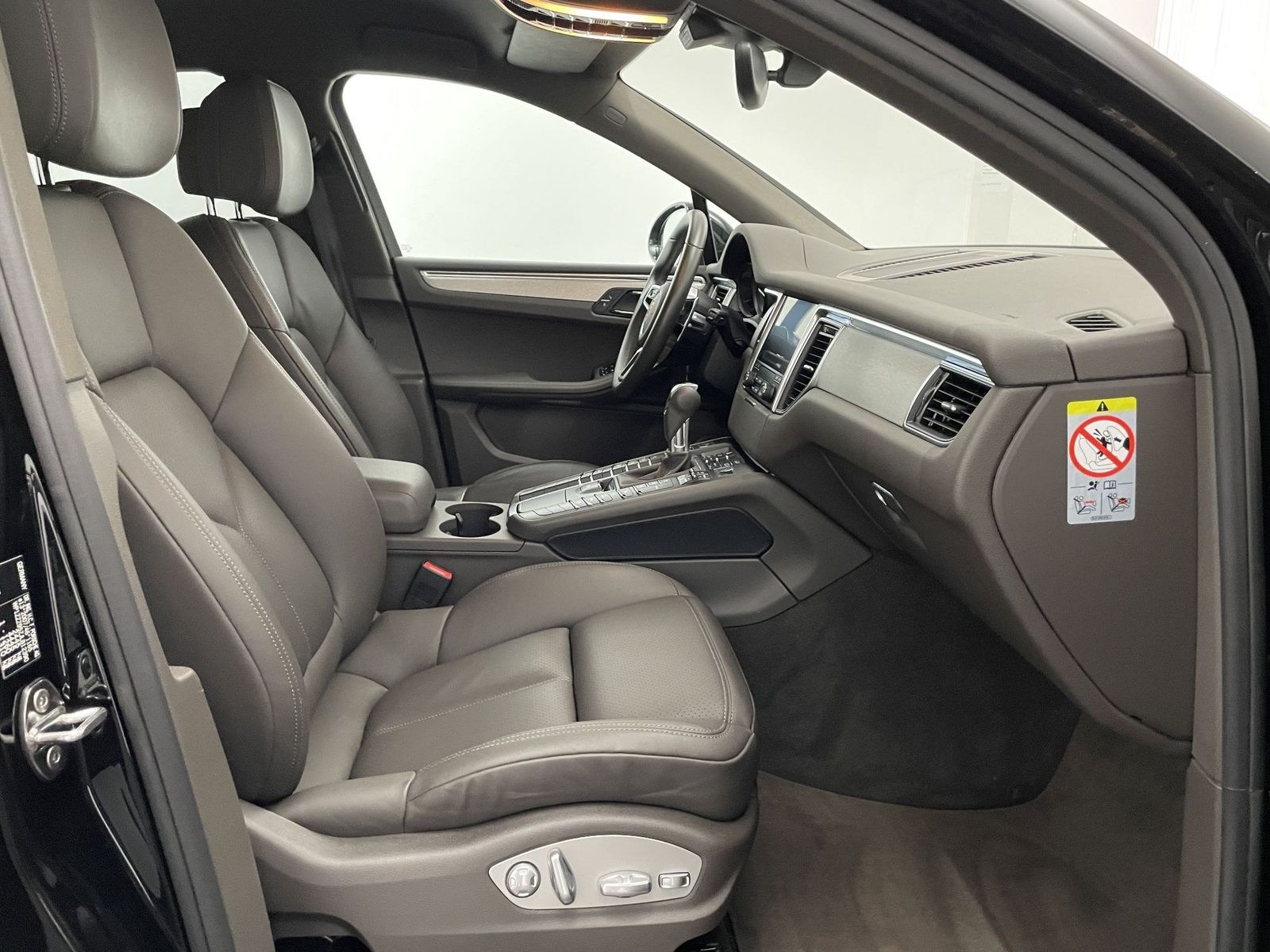 Porsche Macan PDK DAB LED AHK el. Sitze Klima PDC foto 12