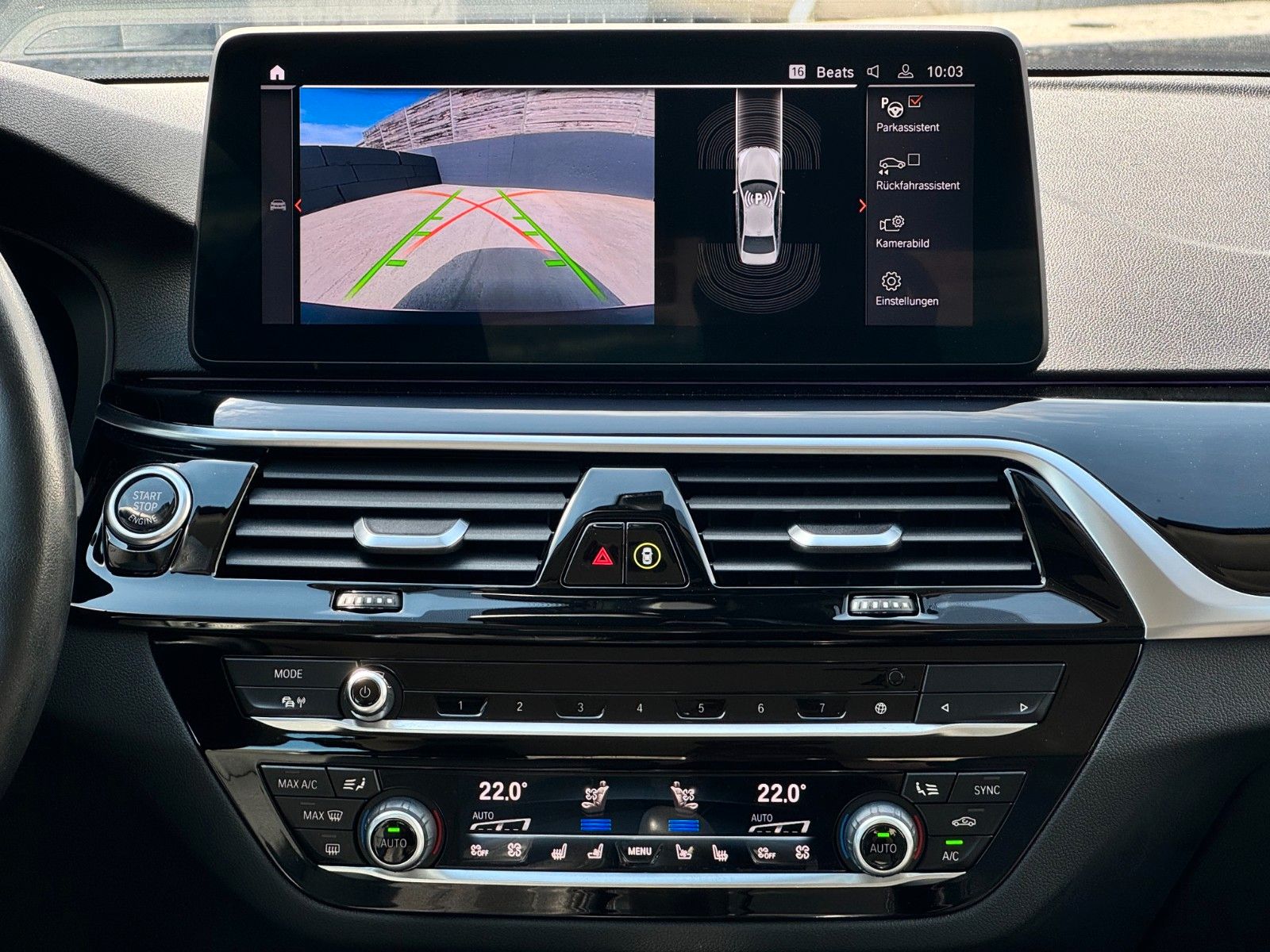 Fahrzeugabbildung BMW 540i Aut. Leder HuD Adap. LED CAM ACC H&K AHK