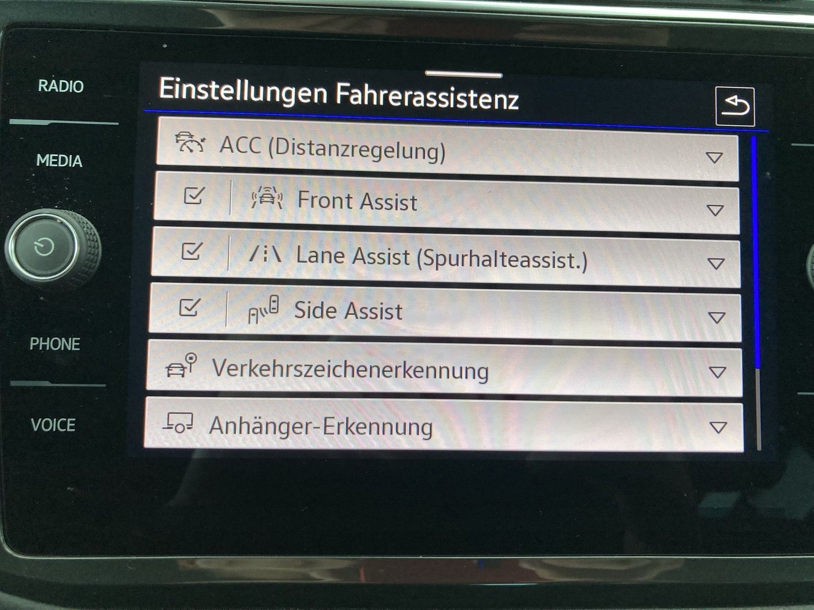 Fahrzeugabbildung Volkswagen Tiguan TSI Elegance 4M DSG Matrix Navi ACC STH A
