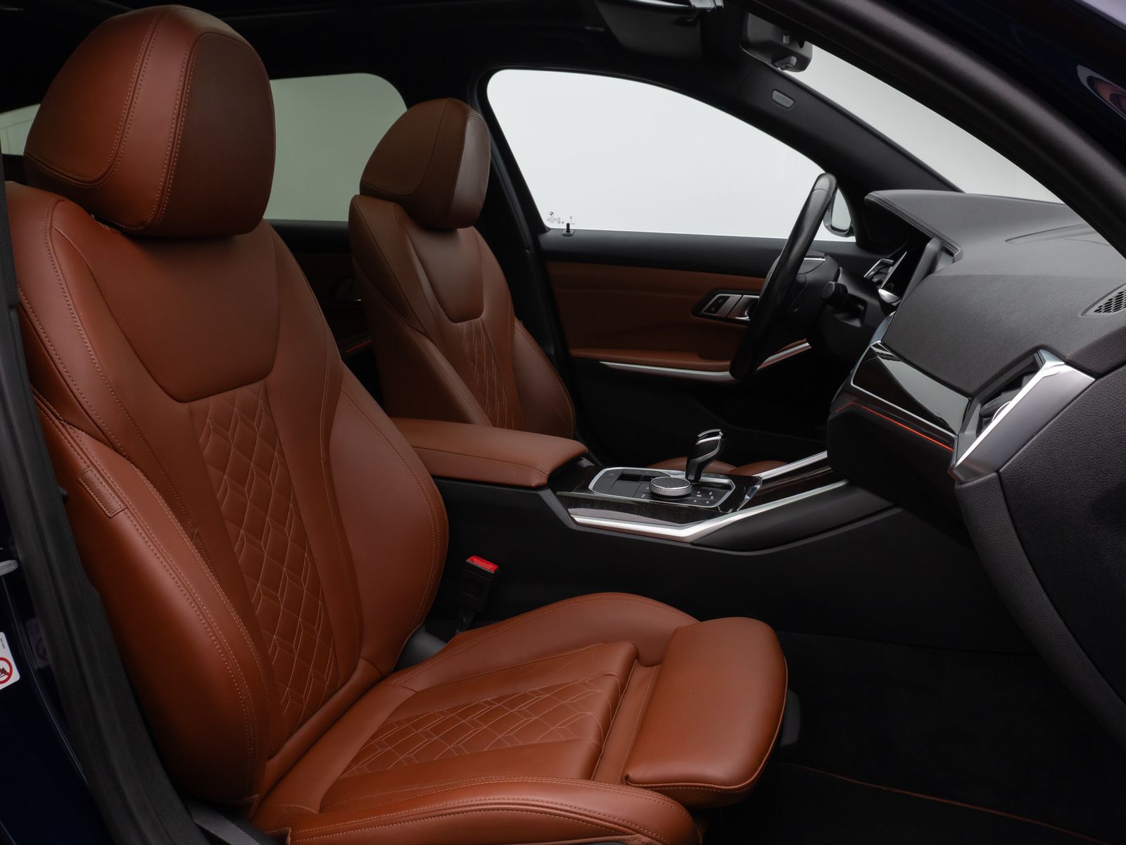 Fahrzeugabbildung BMW 330e xD Luxury Line Panorama HUD Individual Voll