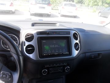 Volkswagen Tiguan - 10