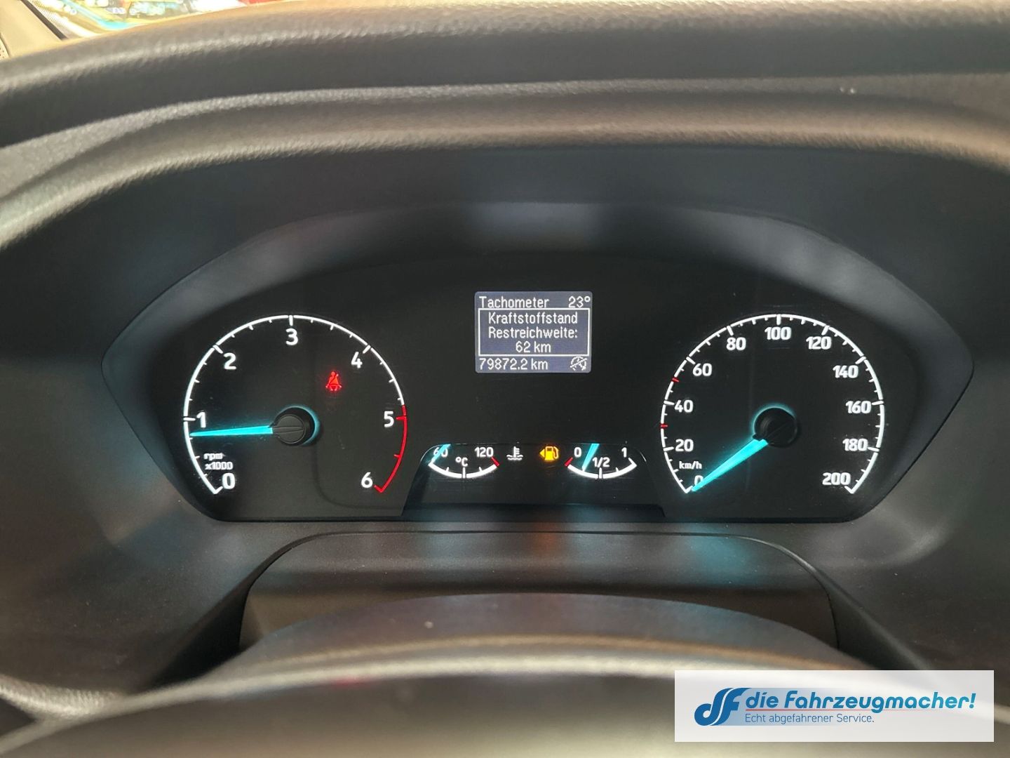 Fahrzeugabbildung Ford Transit Custom 320 L1 Trend 2.0 TDCi 9-sitzer *K