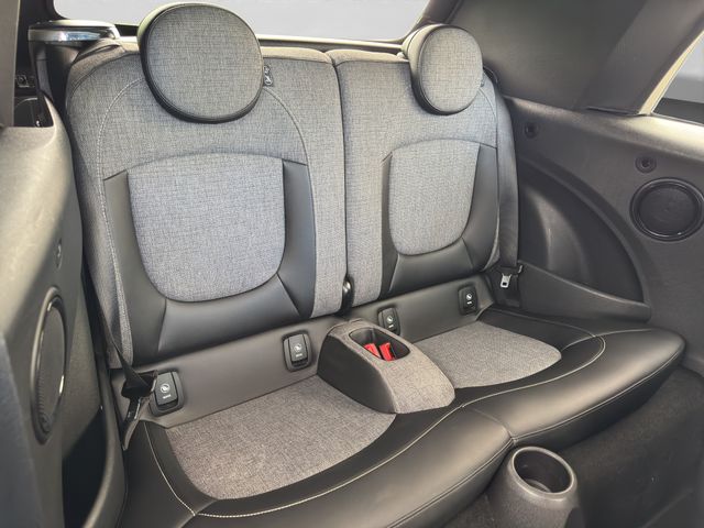 Fahrzeugabbildung MINI Cooper S Cabrio Classic Trim LED+Navi+CarPlay