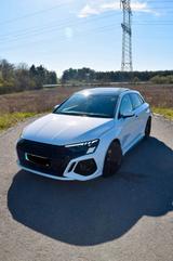 Audi RS3 8 Y - Audi RS3: Kleinwagen