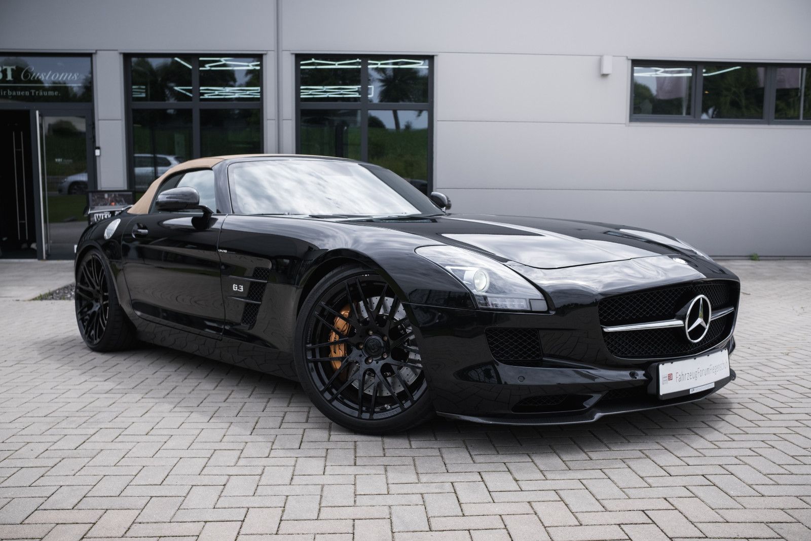 Fahrzeugabbildung Mercedes-Benz SLS AMG Roadster-Rückfahrkamera-Performance-Pak.
