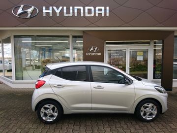 Fahrzeugabbildung Hyundai i10 1.0 Connect & Go NAVI RFK Bluelink