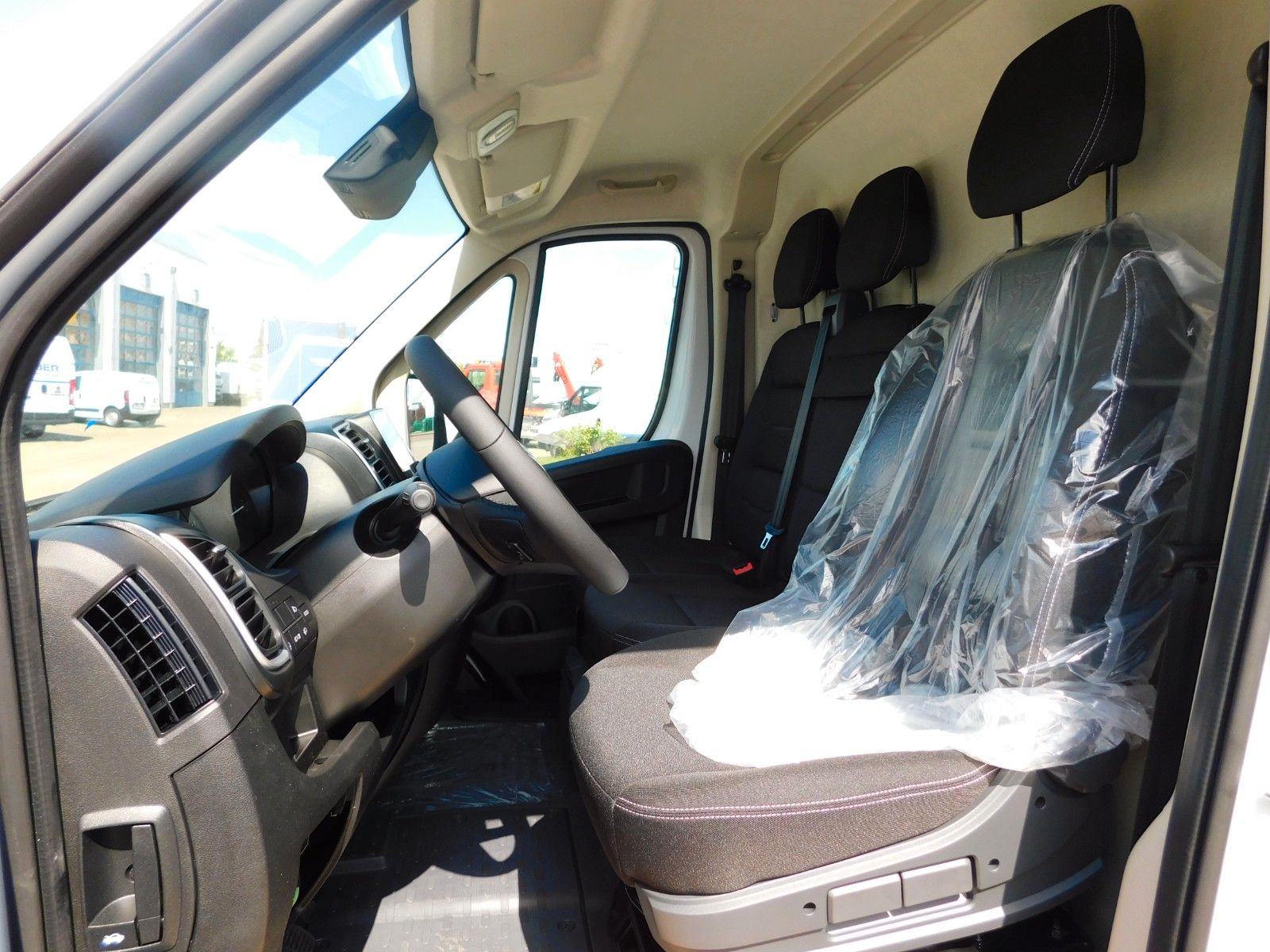 Fahrzeugabbildung Fiat Ducato Kasten 33 L2H2