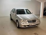 Mercedes-Benz E 200 CLASSIC  *1.HAND *WENIG KM  *TEMPO*TÜV NEU - Mercedes-Benz E-Klasse: Classic