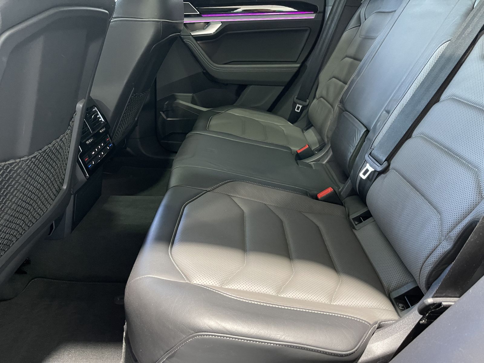 Fahrzeugabbildung Volkswagen Touareg 3.0 TDI*R-Line*4Motion*AHK*Leder*Pano*