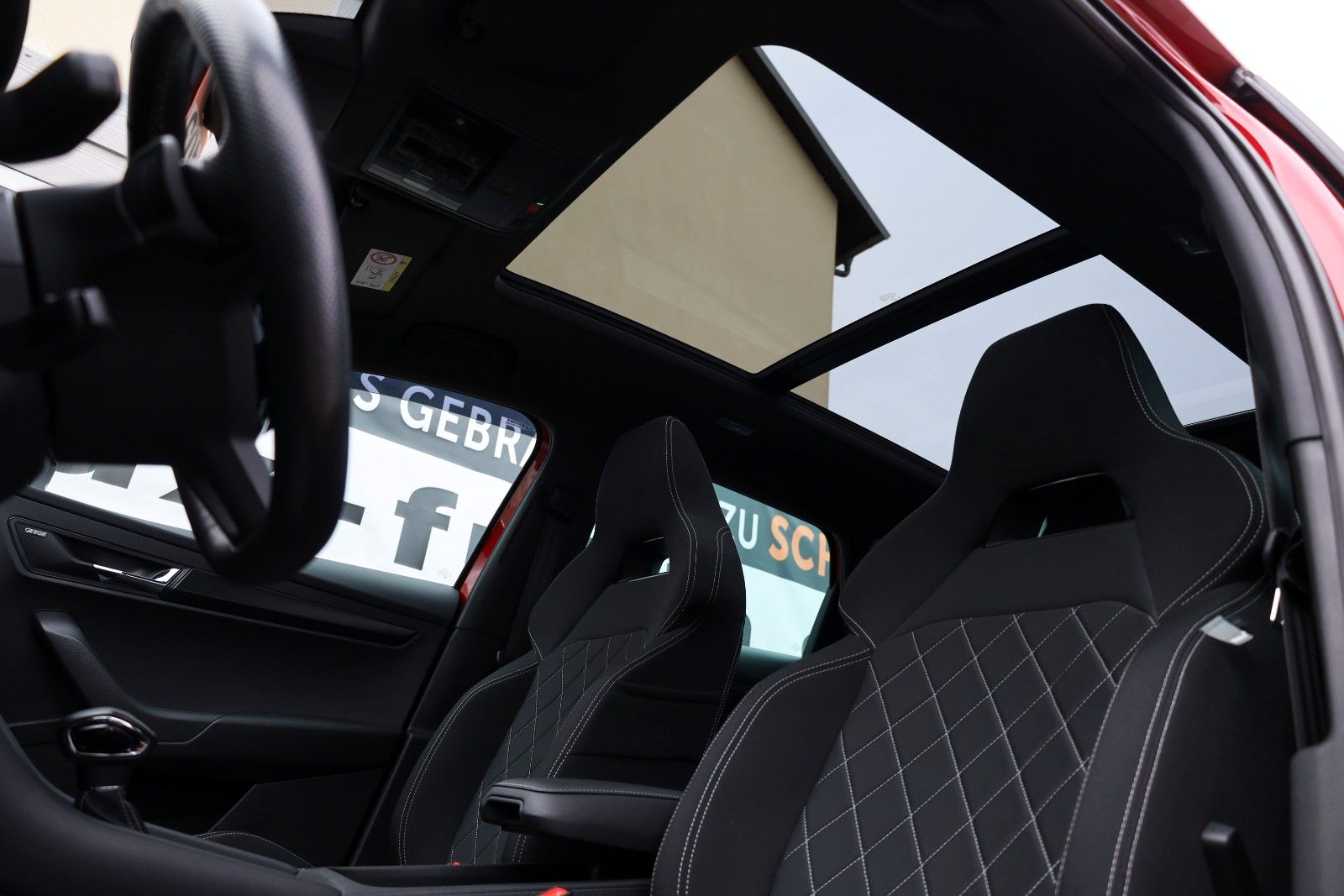 Fahrzeugabbildung SKODA Karoq Sportline 4x4 Navi,LED,Panorama,Apple CarP