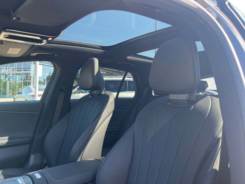 Fahrzeugabbildung Mercedes-Benz E 300 de 4MATIC T-Modell mit EQ Hybrid Technolog