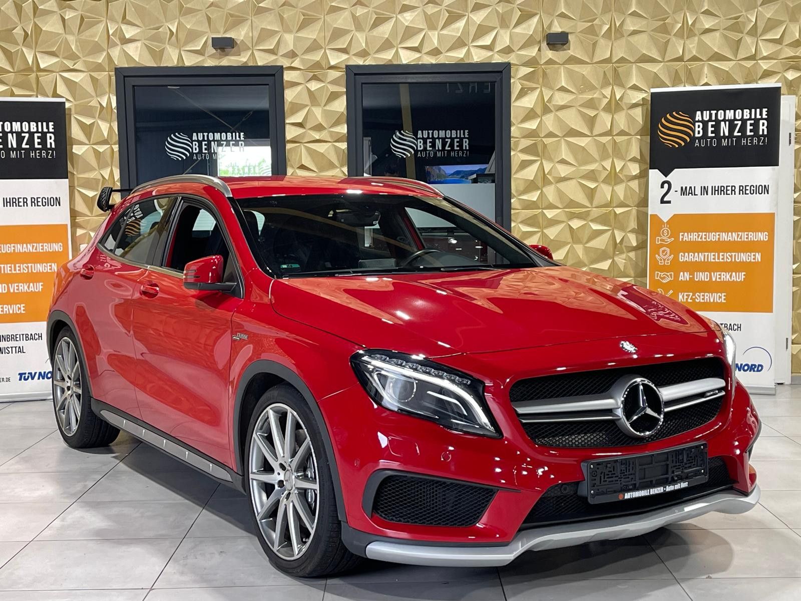 Fahrzeugabbildung Mercedes-Benz GLA 45 AMG 4Matic/KAMERA/ALCANTARA/35000KM