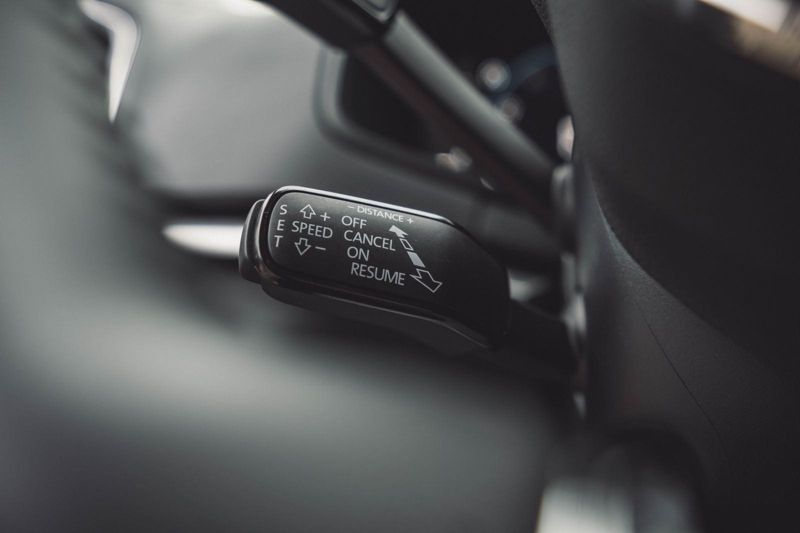 Fahrzeugabbildung SKODA Karoq 1.5L DSG*LED*PDC*KAM*ACC*Smartlink*