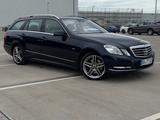 Mercedes-Benz E 250 CDI 4MATIC T BlueEFFICIENCY Autom. - - Mercedes-Benz E 250 aus 2011: Cdi
