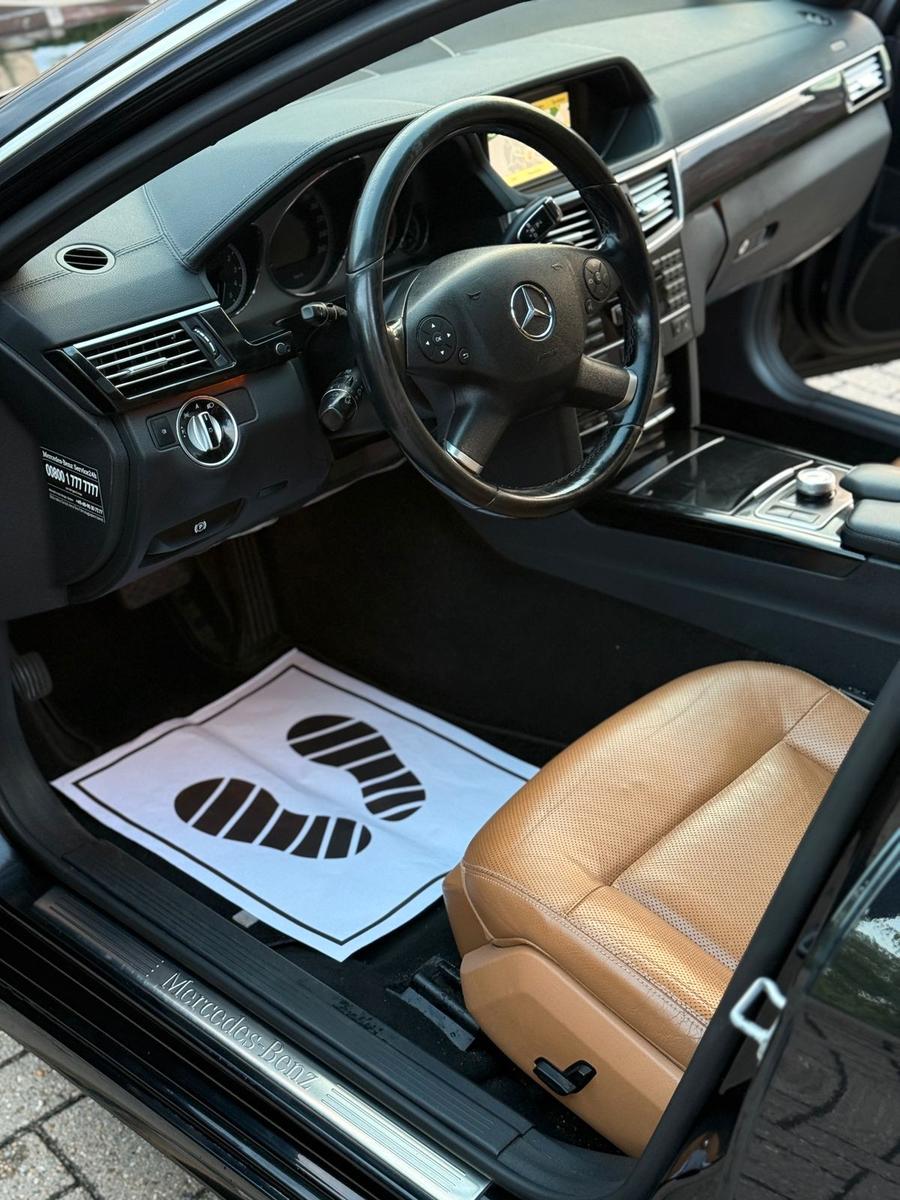 Mercedes-Benz E300 2010 — photo 14