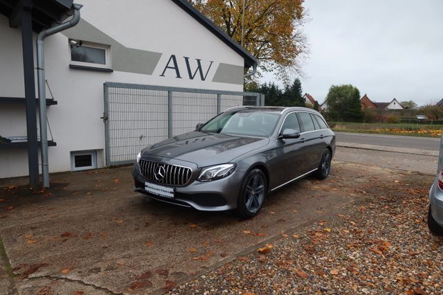 Mercedes-Benz E 220 d|Avantgarde|LED|Teilleder|NAV|Keyless|AHK