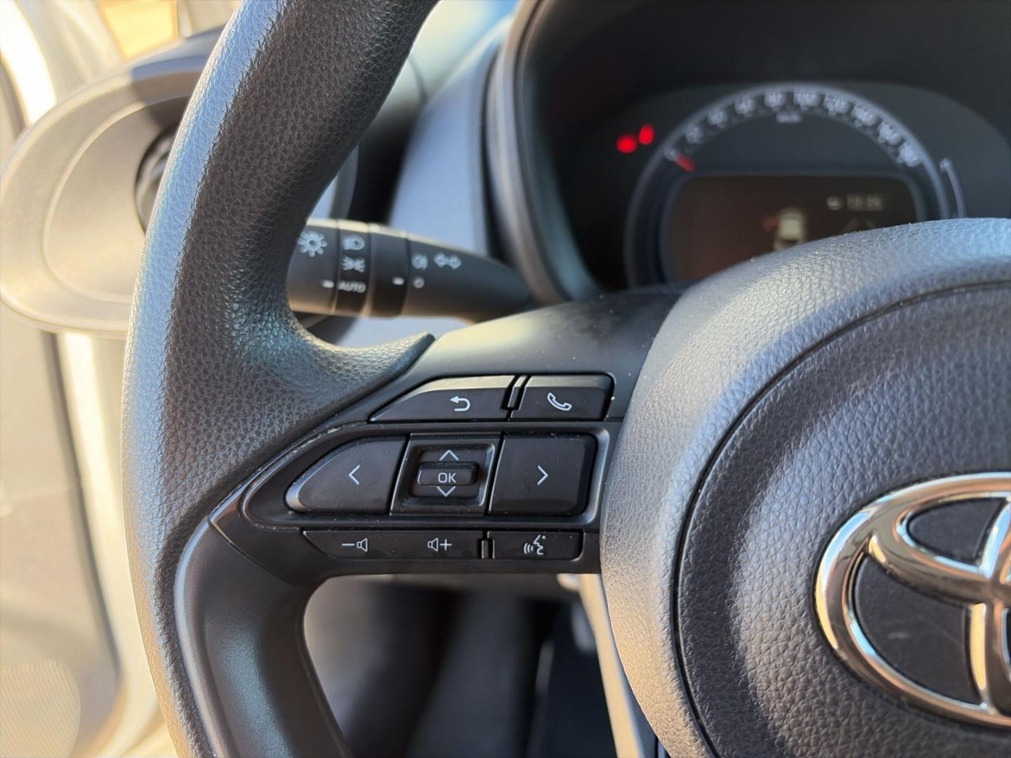 Toyota Aygo X Basis Apple CarPlay Android Auto Musikstr