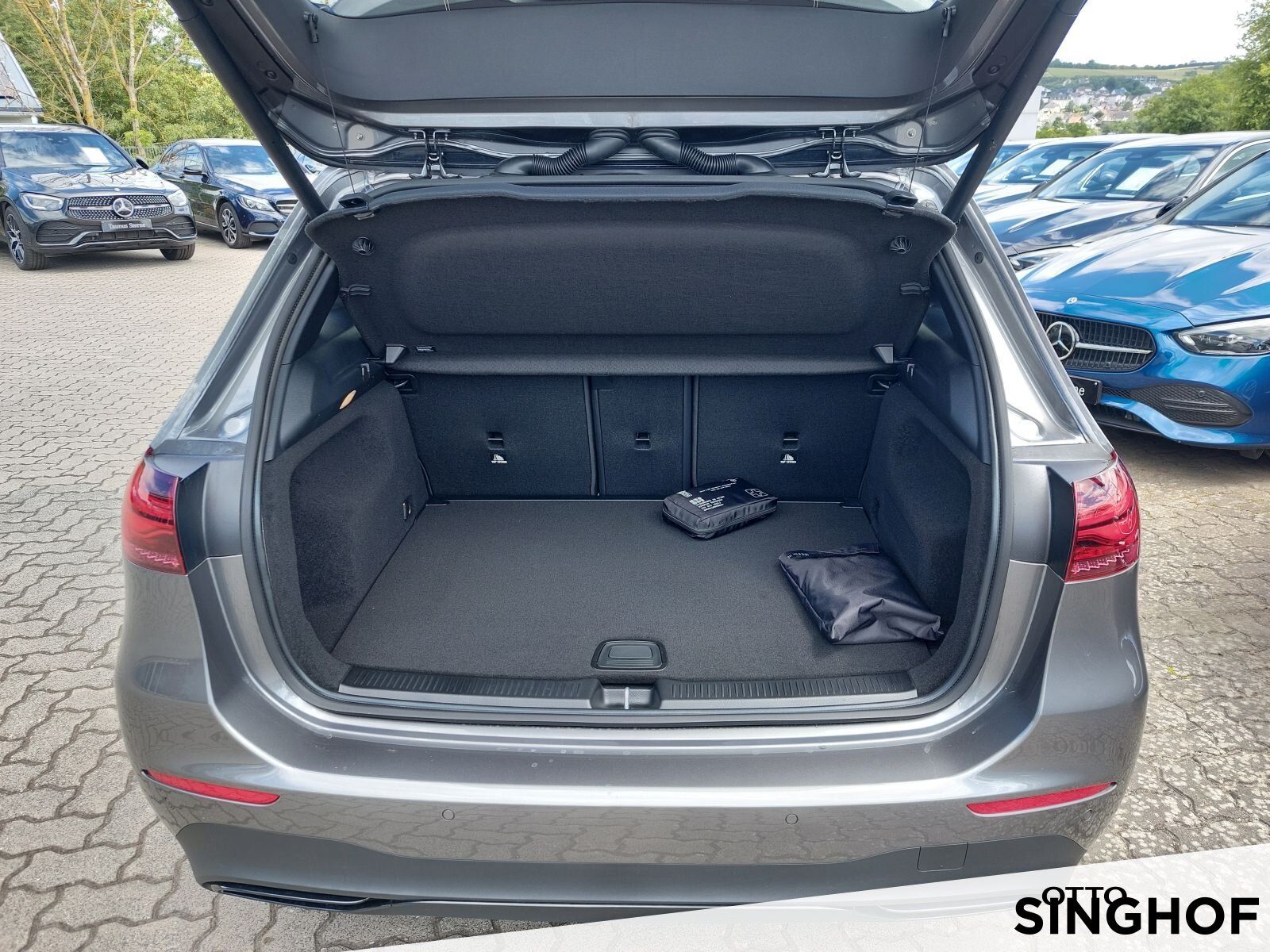 Fahrzeugabbildung Mercedes-Benz B 200 Progressive +Night+Pano+Distronic+Rü Kam+